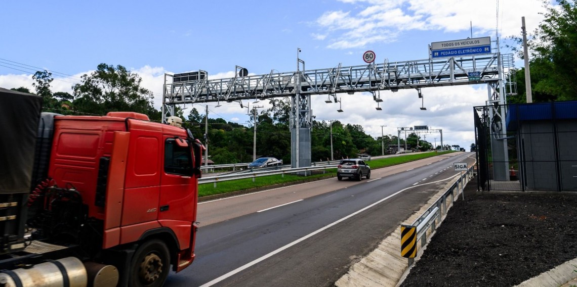 Cobrança da tarifa nos seis pórticos retorna após um mês de parada em função dos estragos causados pelas chuvas no RS