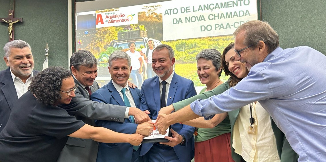 Momento do ato que simbolizou a abertura do sistema da Conab, no dia 18 de fevereiro, para receber propostas do PAA.