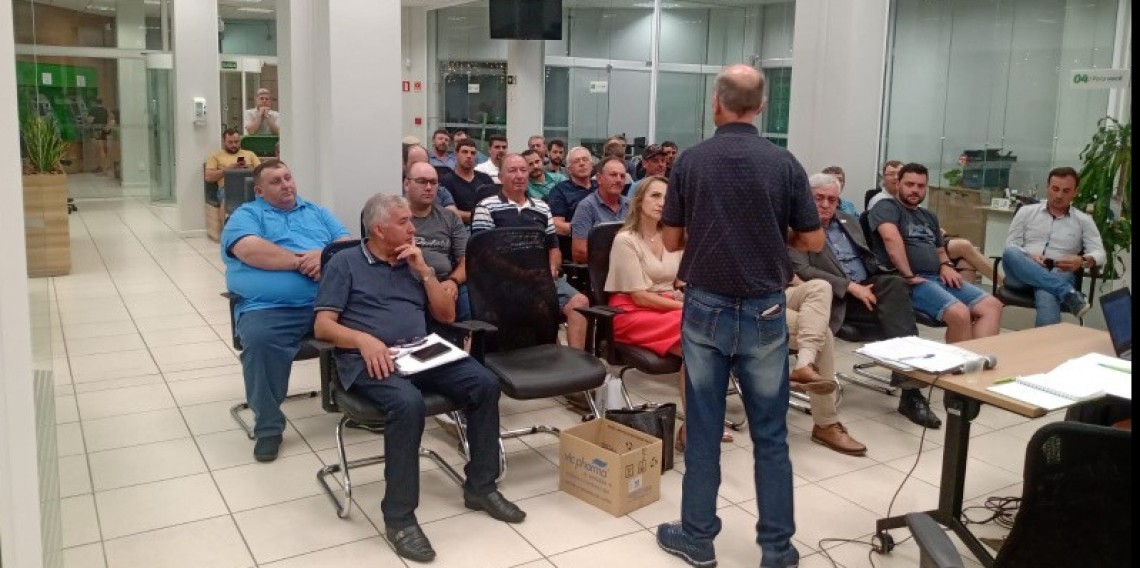 Prefeito Sérgio Chesini esteve presente na palestra