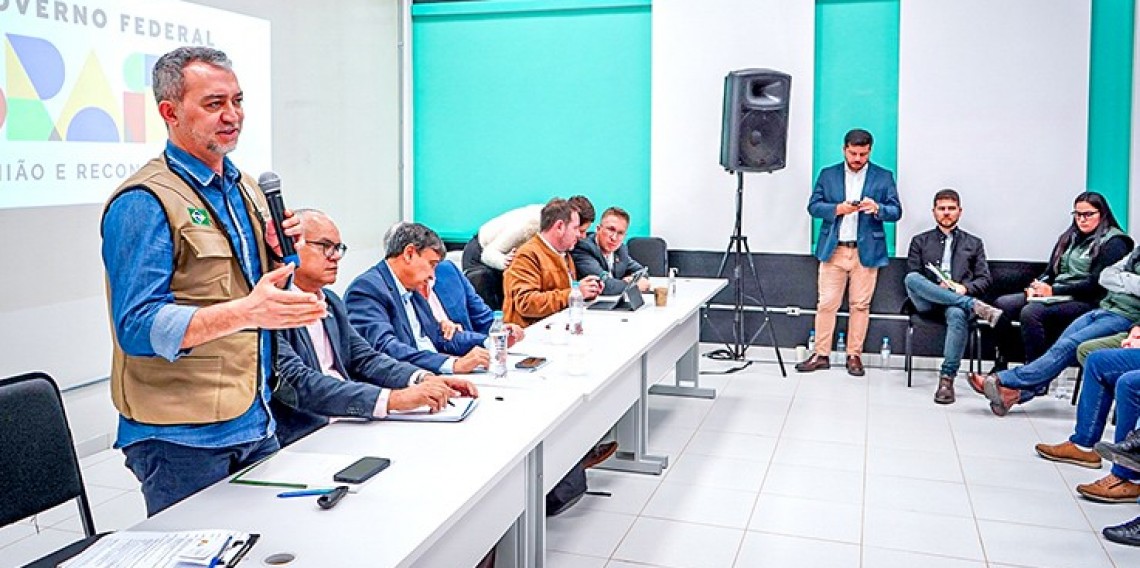 Presidente da Conab em reunião com integrantes do governo federal e entidades da agricultura familiar, em Lajeado.