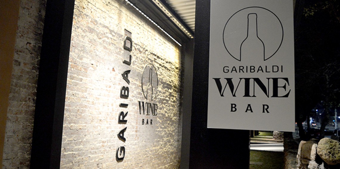 Wine Bar fica na Av Independência junto a Cooperativa