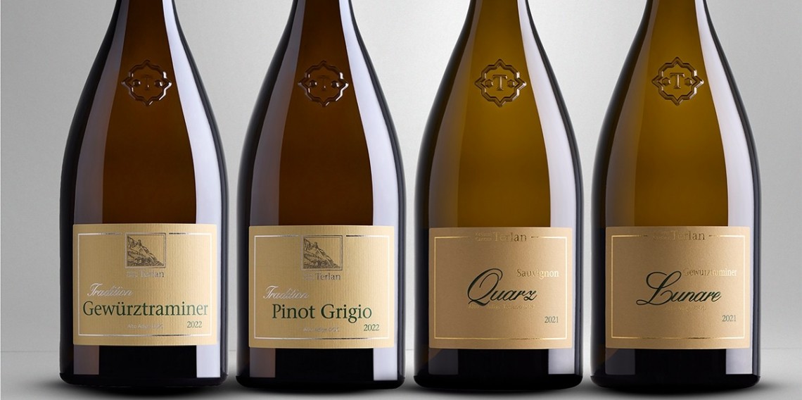 Os rótulos da vinícola Terlano destacam as uvas Pinot Grigio e Gewürztraminer  