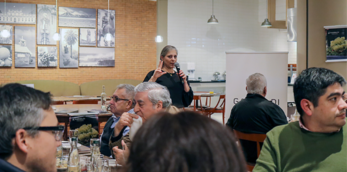 Mari Balsan, fez apresentação de produtos da Cooperativa Vinícola Garibaldi no Chile