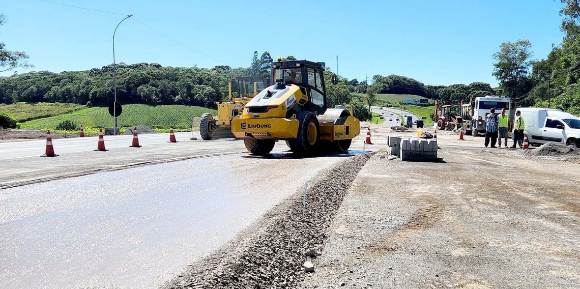 Previsão é de que até sexta-feira (15%) as obras em frente à base do Grupo Rodoviário sejam concluídas