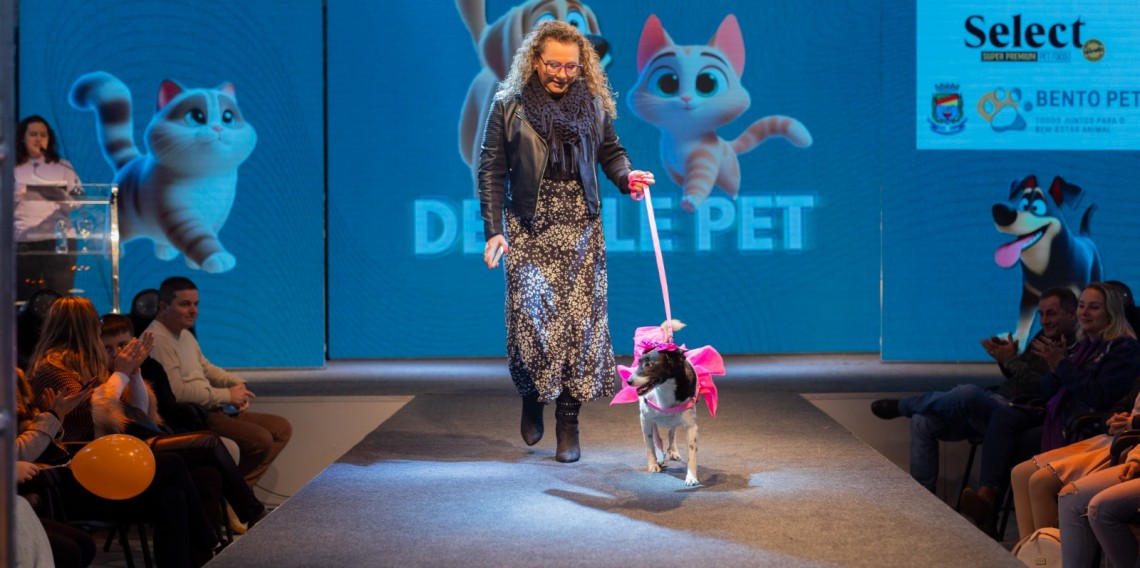 Desfile Pet levou a foforua dos bichanos para a feira