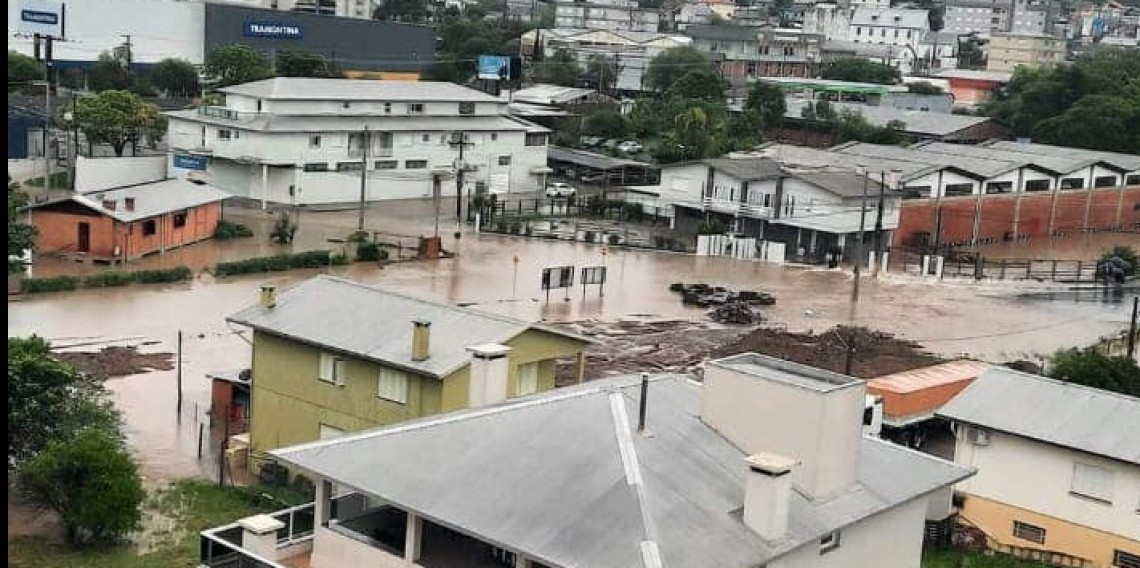 Rua Vicente Faraon, esquina com Jão Missiággia