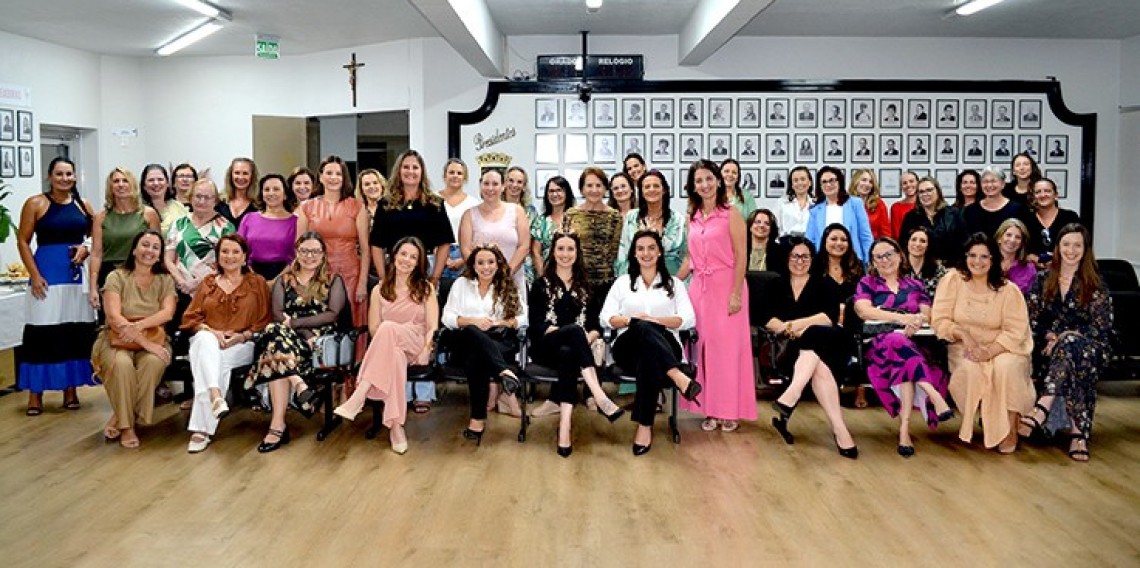 Encontro com mulheres aconteceu no plenário da Câmara de Vereadores