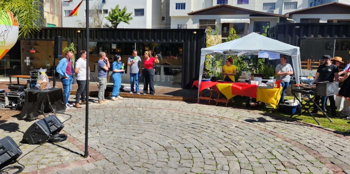 Equipe da Rádio BandFM coordenou o evento com uma tarde de atrações