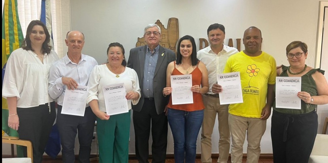 Conselheiros empossados no Gabinete do Prefeito Sérgio Chesiini